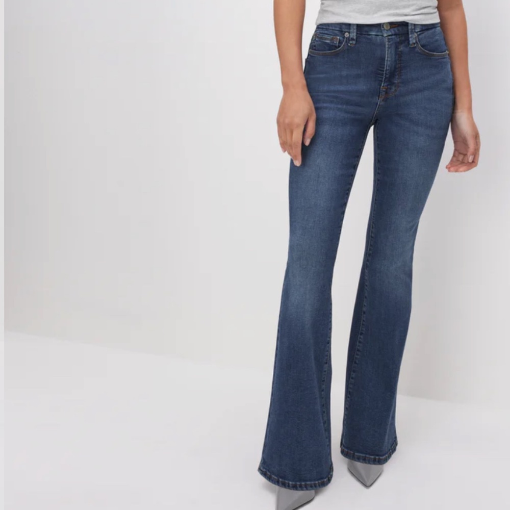 NWT size 4/27 Good American Petite Flare Jeans